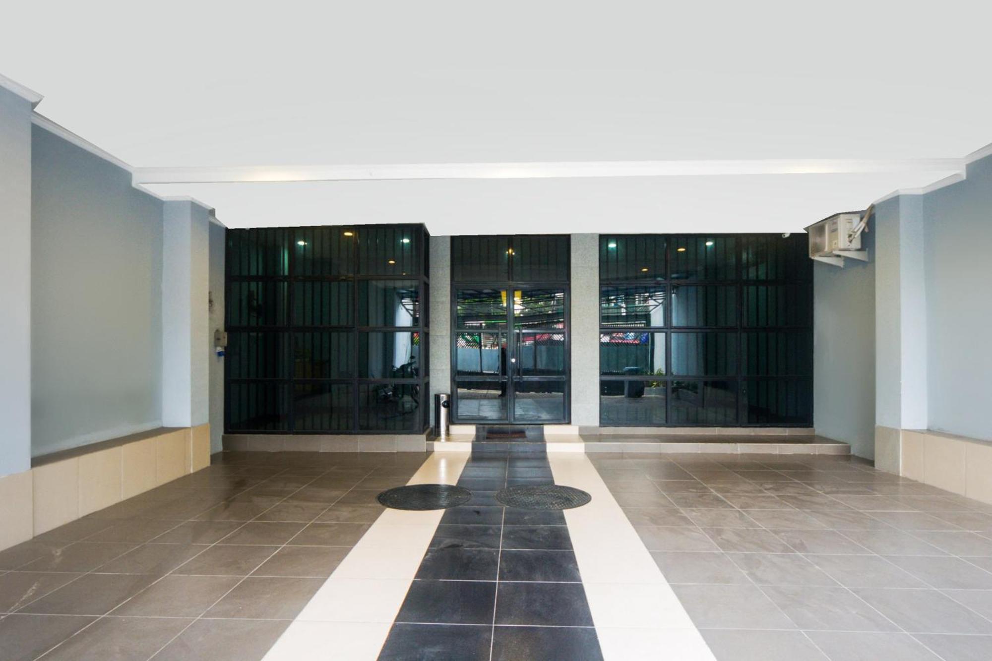 Super Oyo 3354 Homia Residence Mencil Exterior photo